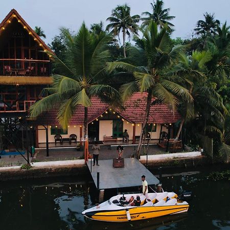 Tulsi Kayal Retreat Apartment Champakulam Exterior foto