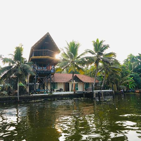 Tulsi Kayal Retreat Apartment Champakulam Exterior foto