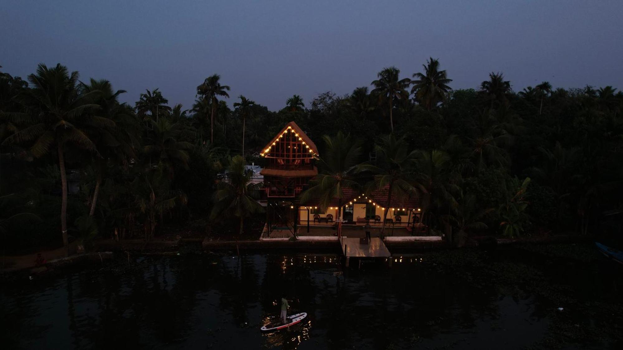 Tulsi Kayal Retreat Apartment Champakulam Exterior foto