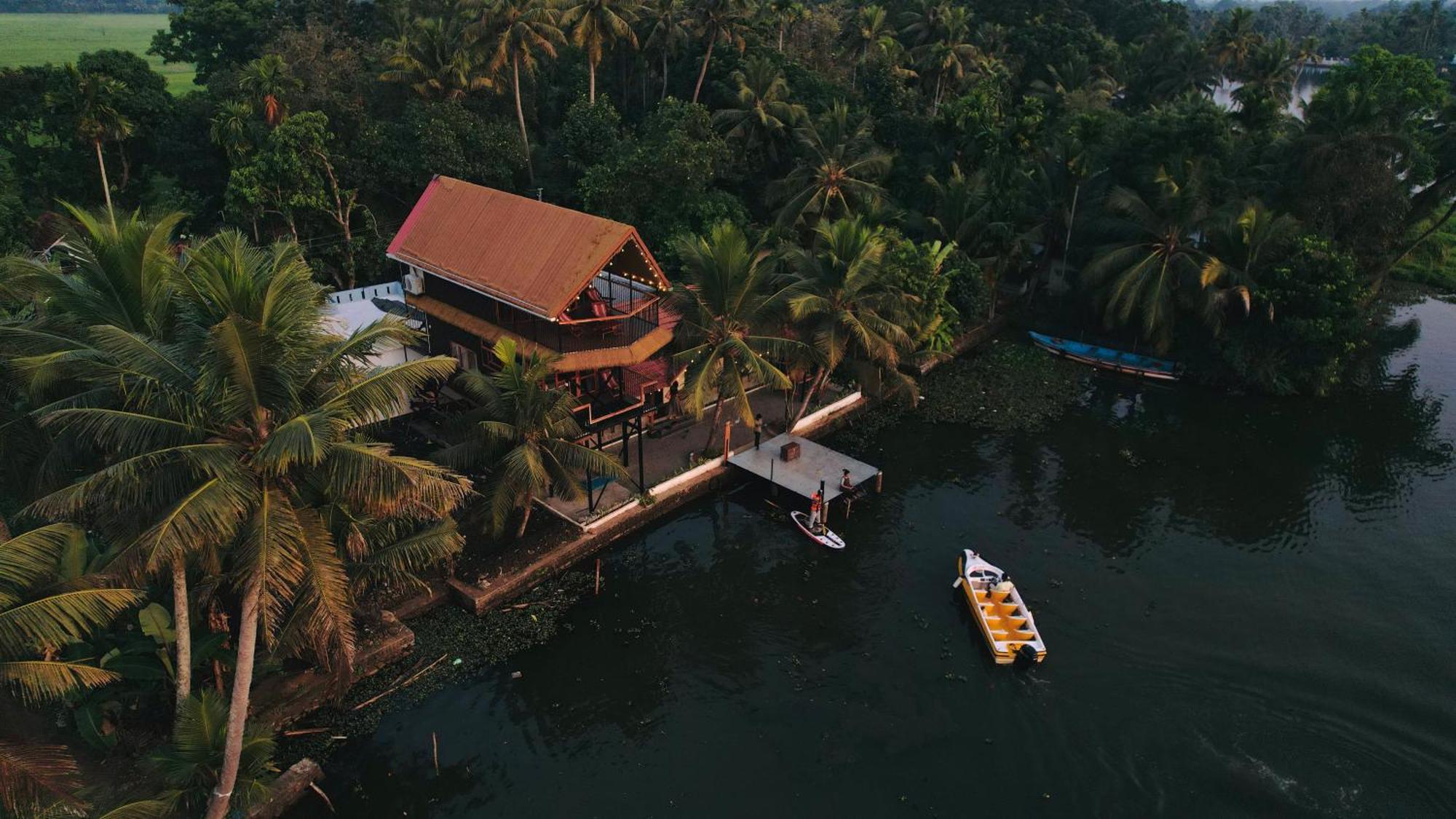 Tulsi Kayal Retreat Apartment Champakulam Exterior foto