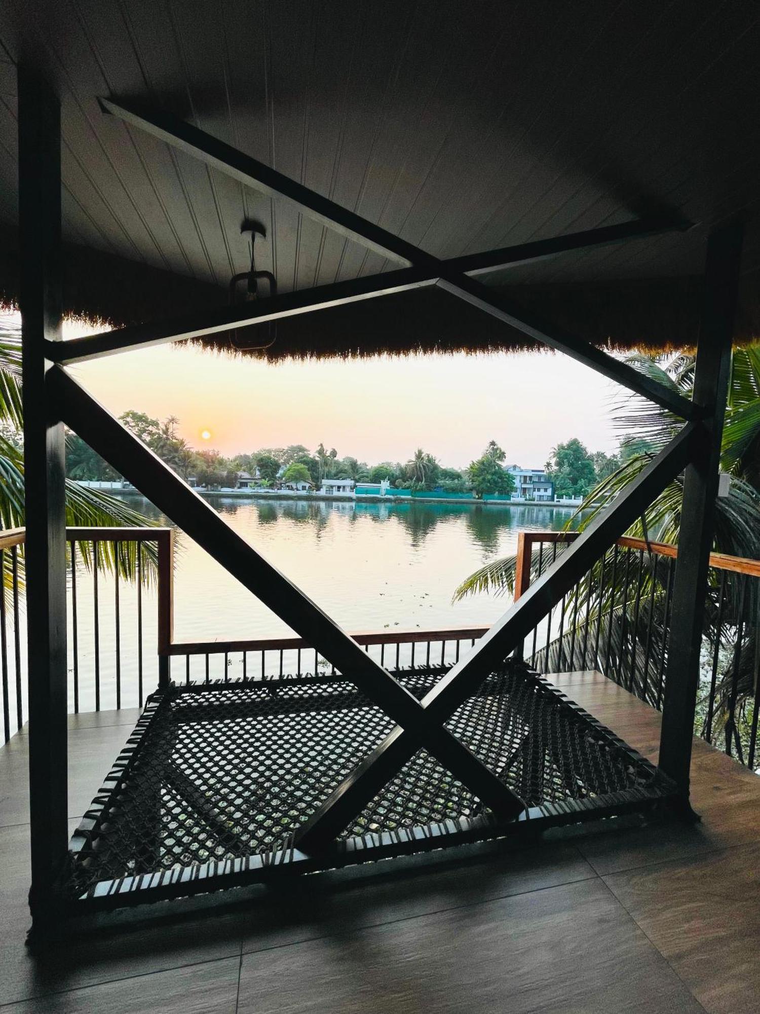 Tulsi Kayal Retreat Apartment Champakulam Exterior foto