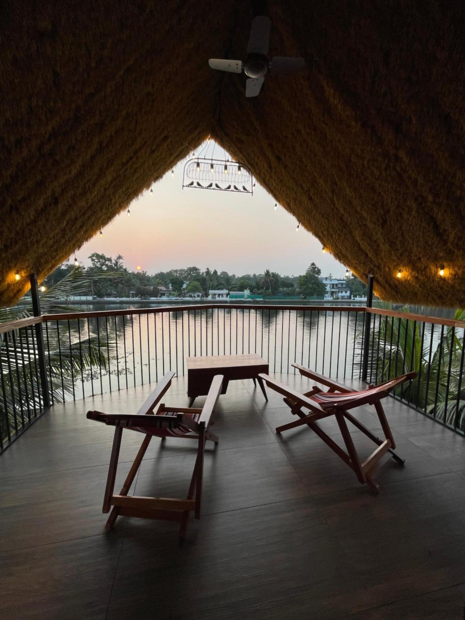 Tulsi Kayal Retreat Apartment Champakulam Exterior foto
