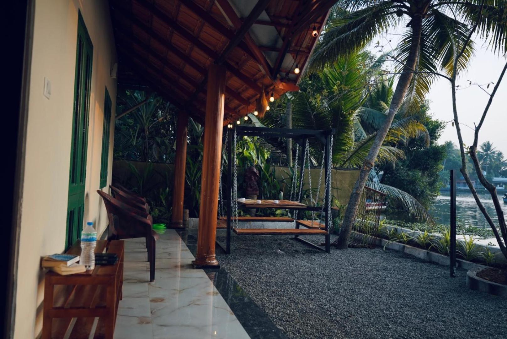 Tulsi Kayal Retreat Apartment Champakulam Exterior foto