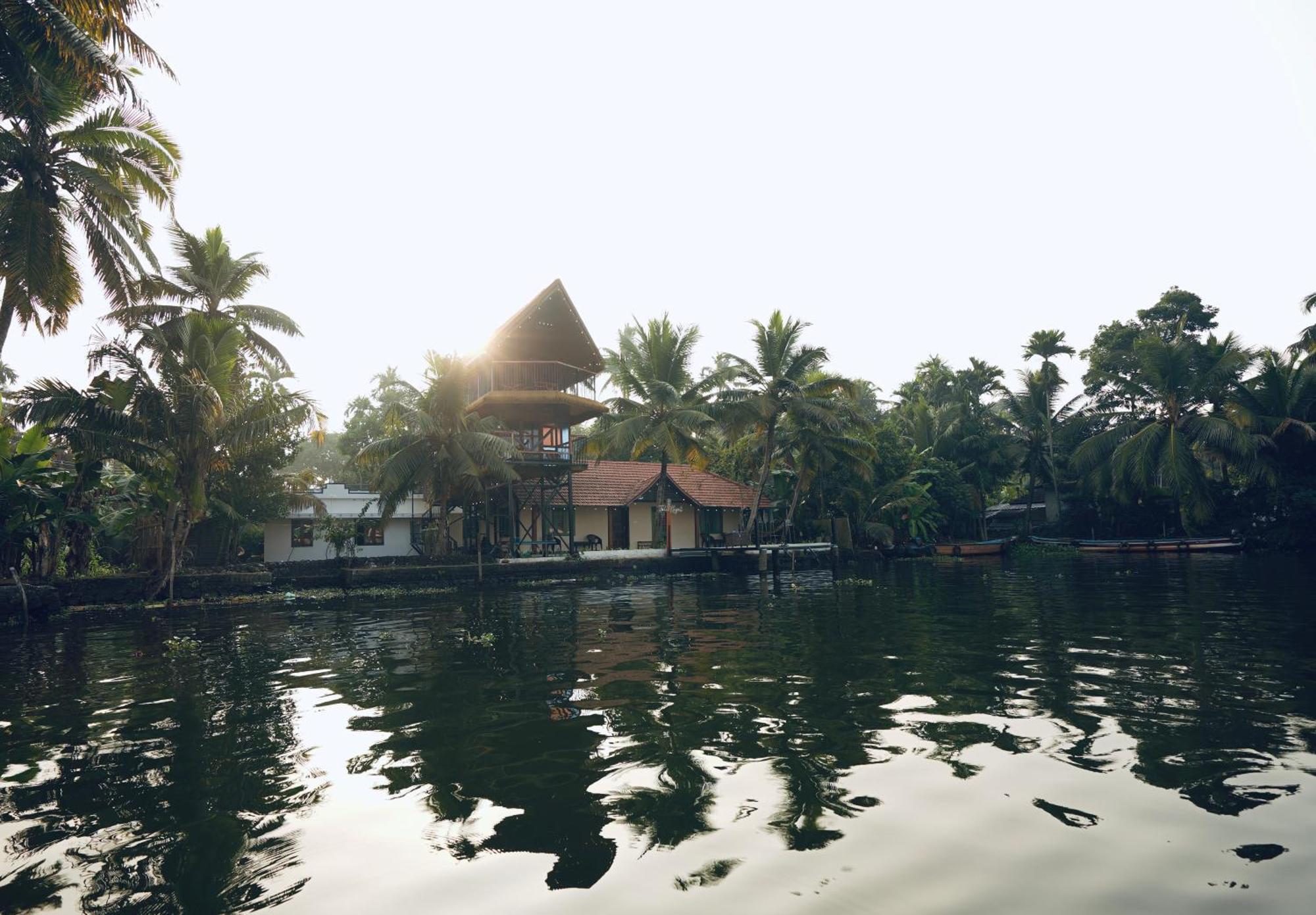 Tulsi Kayal Retreat Apartment Champakulam Exterior foto