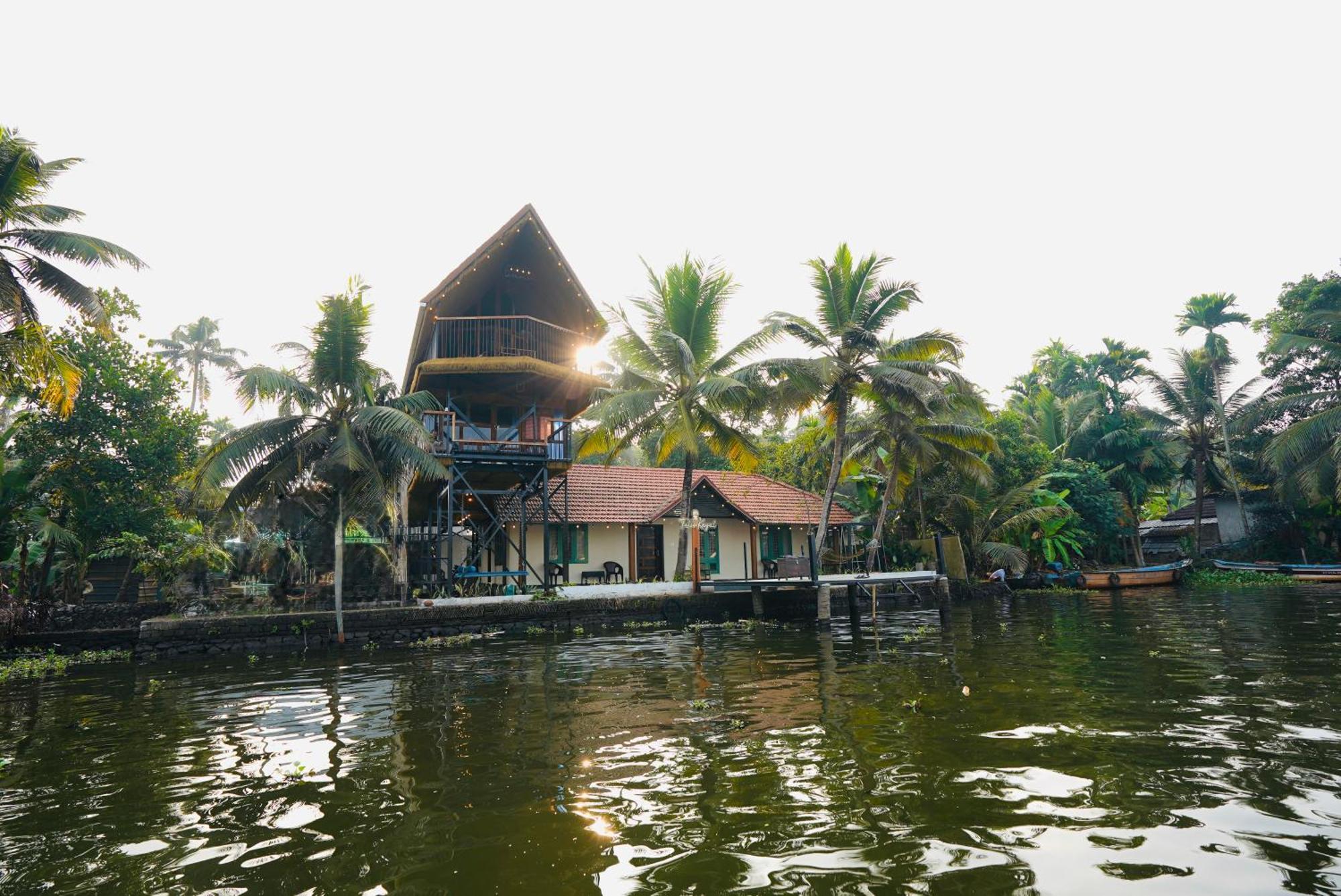 Tulsi Kayal Retreat Apartment Champakulam Exterior foto