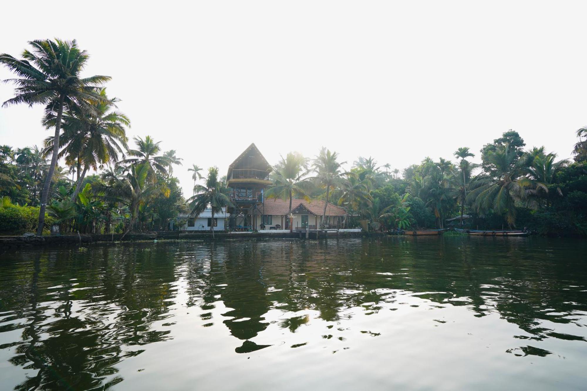 Tulsi Kayal Retreat Apartment Champakulam Exterior foto