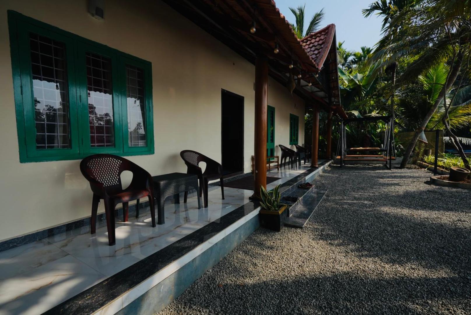 Tulsi Kayal Retreat Apartment Champakulam Exterior foto