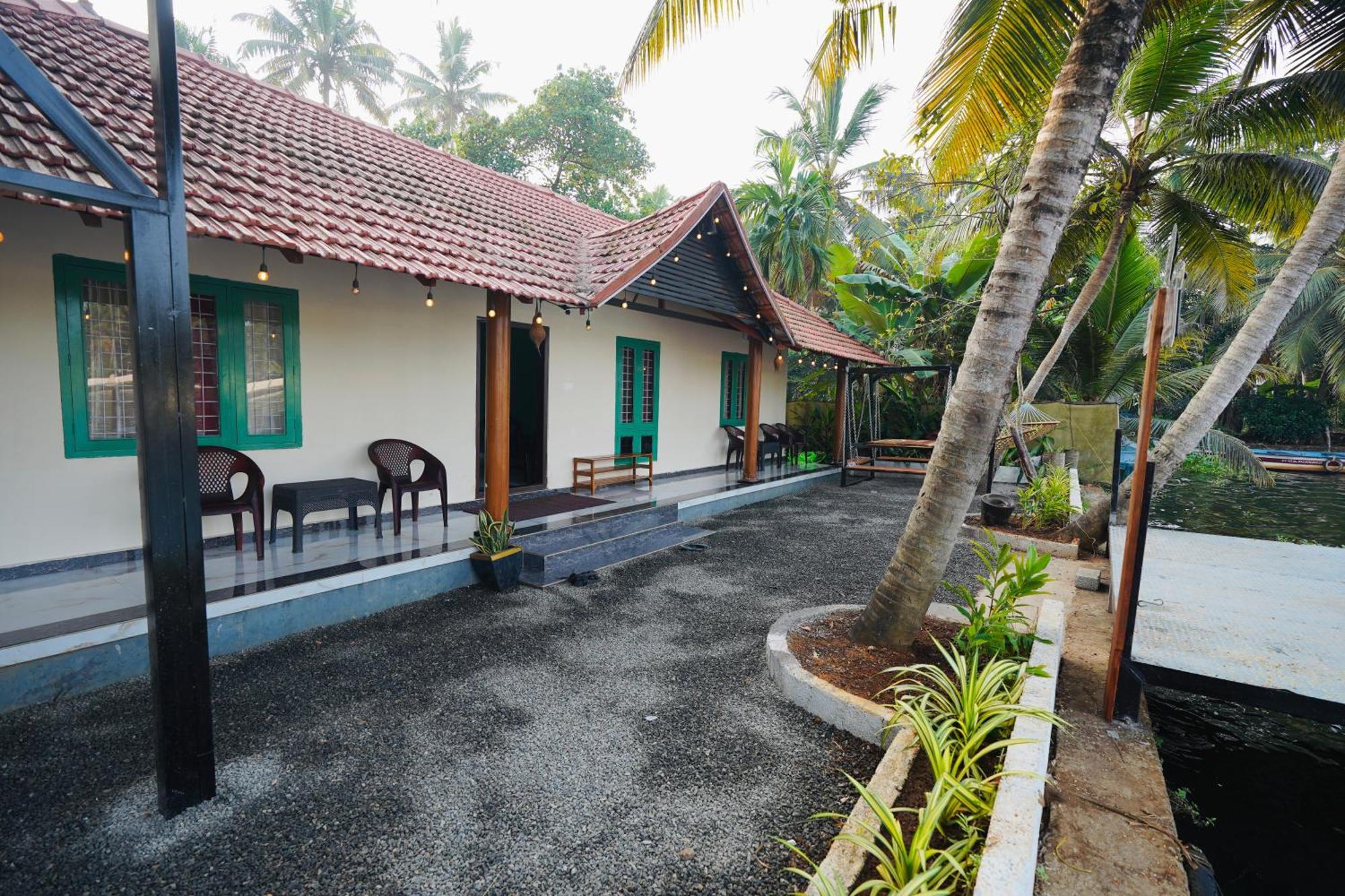 Tulsi Kayal Retreat Apartment Champakulam Exterior foto