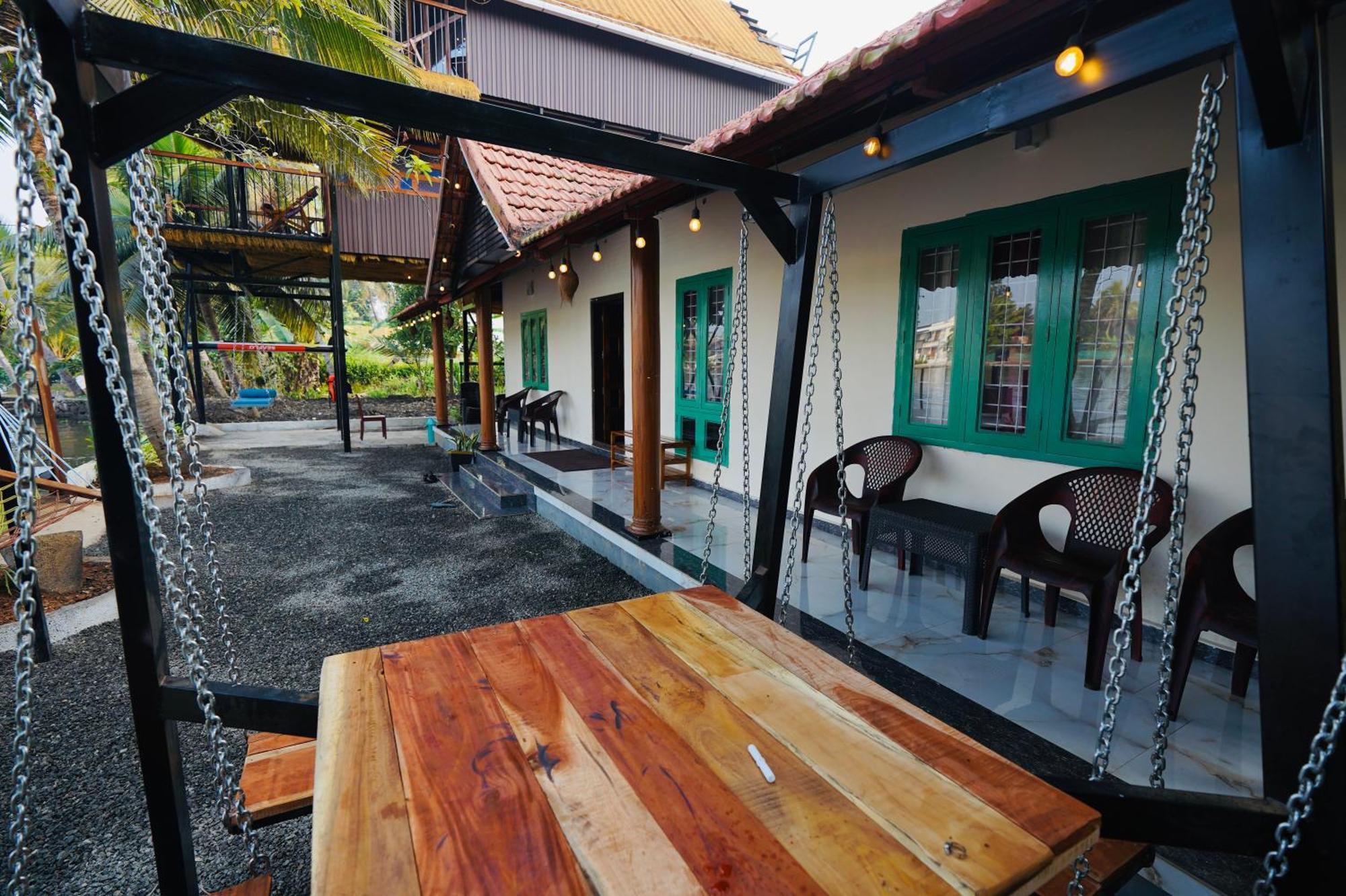 Tulsi Kayal Retreat Apartment Champakulam Exterior foto