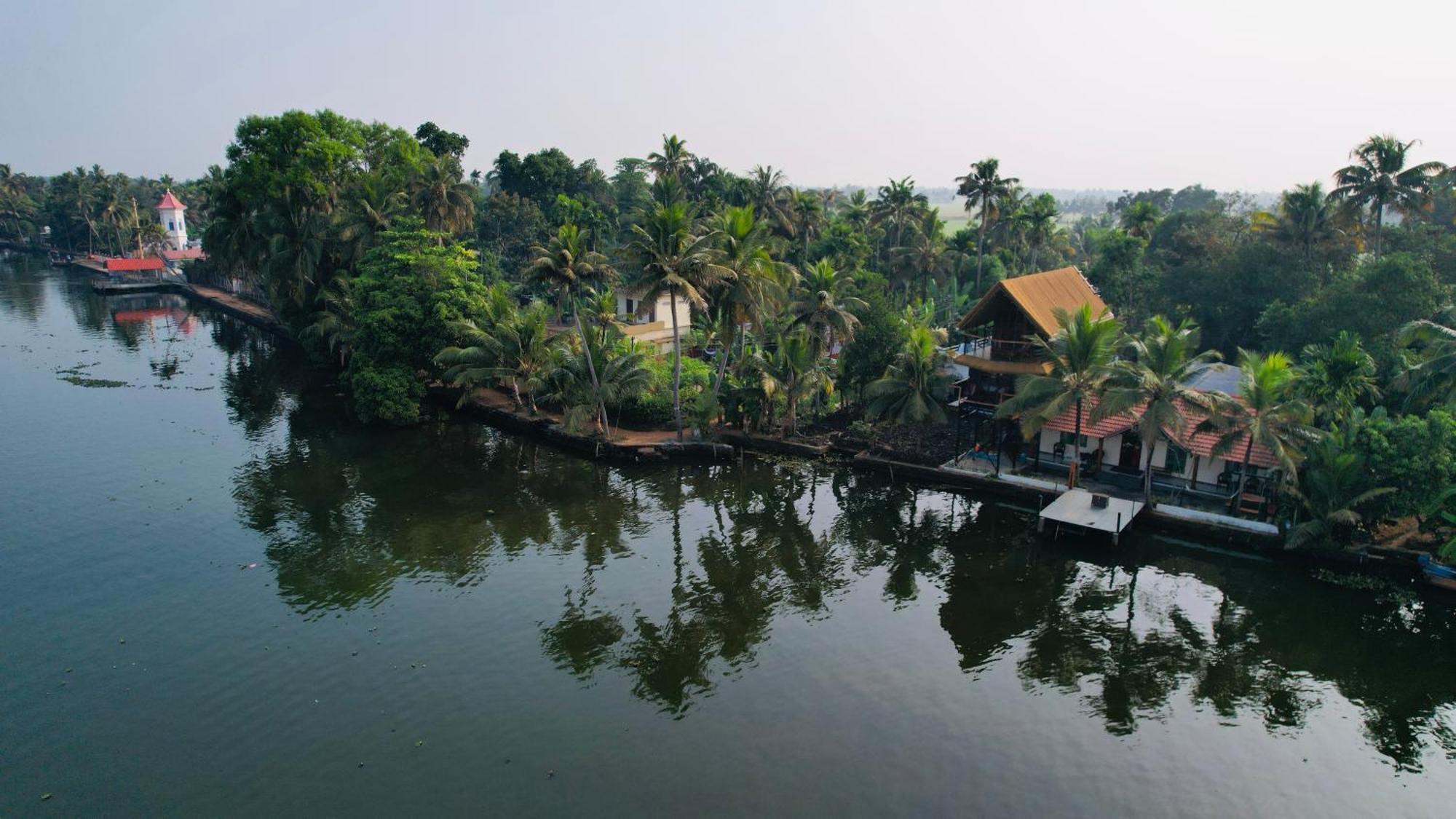 Tulsi Kayal Retreat Apartment Champakulam Exterior foto